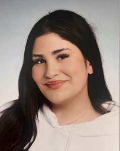 Portrait Lehrling Steuerberatungsassistenz Miray Odabas